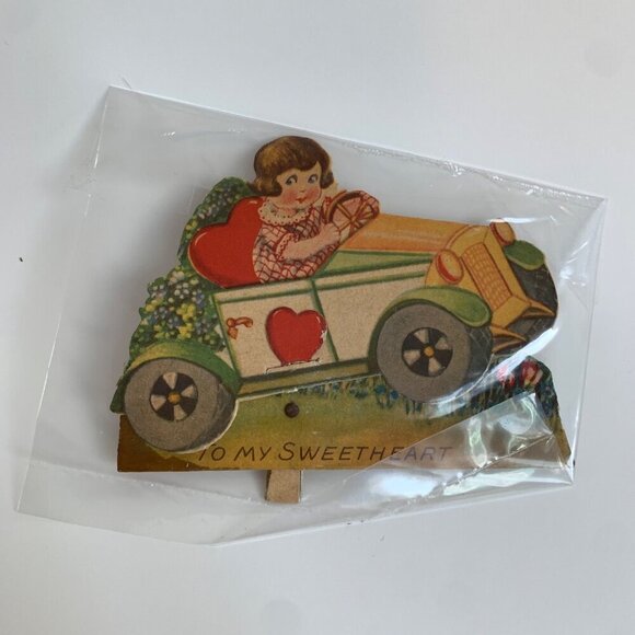 Vintage Girl in Car Valentine's Card Articulating - Picture 1 of 3